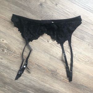Black Lace Garter Belt Metal Clasps Frederick’s